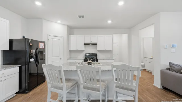 $2,035 | 4055 Fort Palmer Boulevard, St. Hedwig, TX 78152