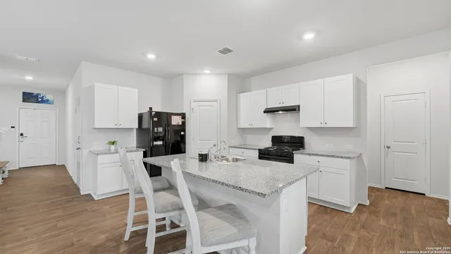 $2,035 | 4055 Fort Palmer Boulevard, St. Hedwig, TX 78152