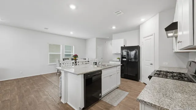 $2,035 | 4055 Fort Palmer Boulevard, St. Hedwig, TX 78152