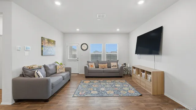 $2,035 | 4055 Fort Palmer Boulevard, St. Hedwig, TX 78152