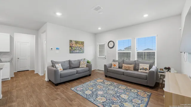 $2,035 | 4055 Fort Palmer Boulevard, St. Hedwig, TX 78152