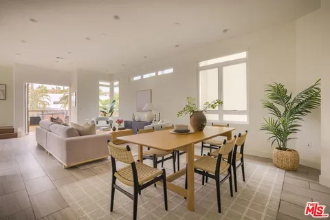 $2,850,000 | 12821 North Seaglass Circle, Playa Vista, CA 90094