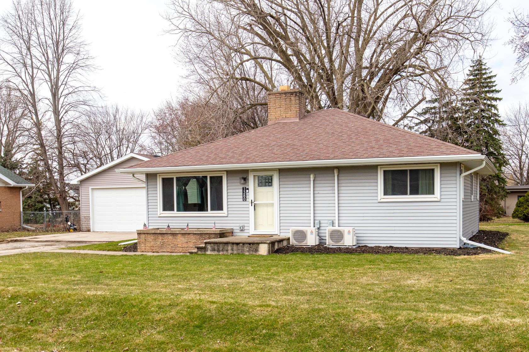 1380 Lakeview Lane Menasha, WI 54952 - Photo 25 of 28