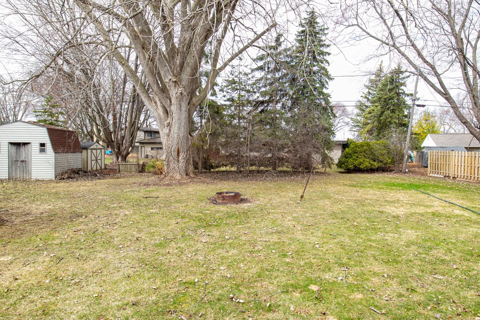 1380 Lakeview Lane Menasha, WI 54952 - Photo 6 of 28