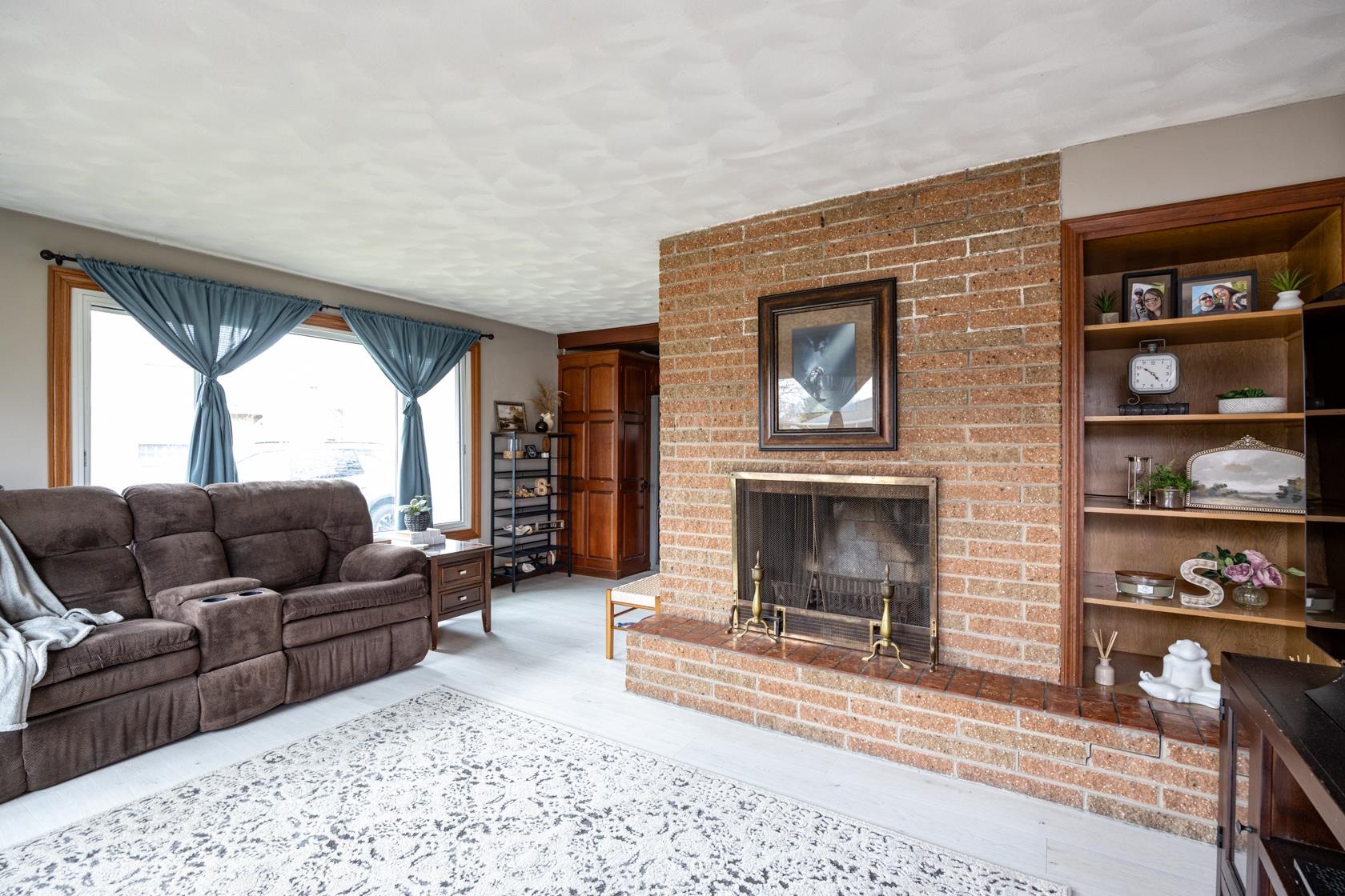 1380 Lakeview Lane Menasha, WI 54952 - Photo 9 of 28