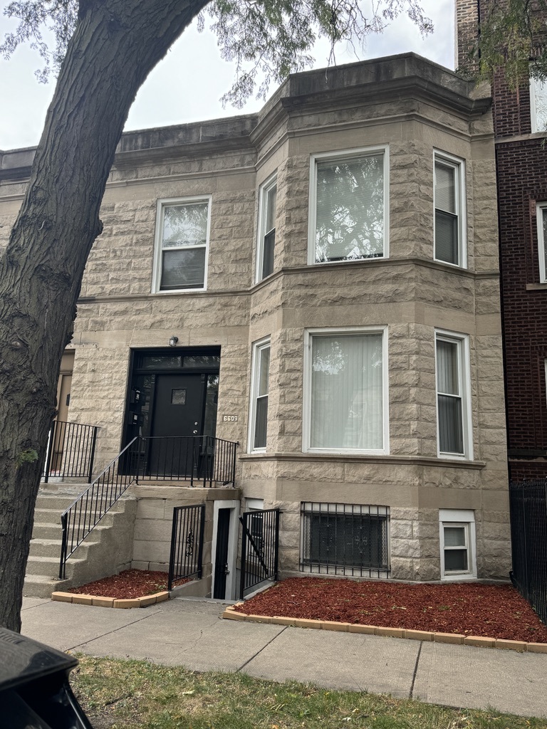 6609 South Marquette Road Chicago, IL 60637 - Photo 1 of 18