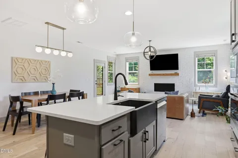 $714,000 | 337 Chauncey Circle, Chapel Hill, NC 27516
