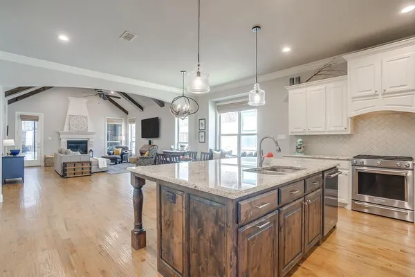 $735,000 | 305 Arrowhead Pass, Keller, TX 76248