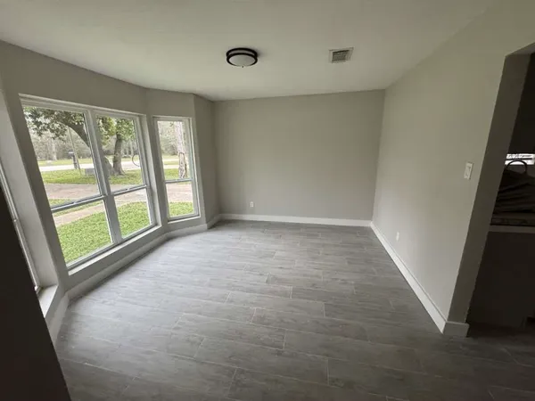 $2,499 | 529 Brandon Road, Conroe, TX 77302