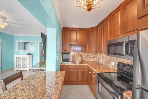 $685,000 | 1187 Hillsboro Mile, Unit 9E, Hillsboro Beach, FL 33062