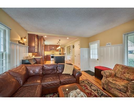 272 Captain Road Longmeadow, MA 01106 - Photo 12 of 30