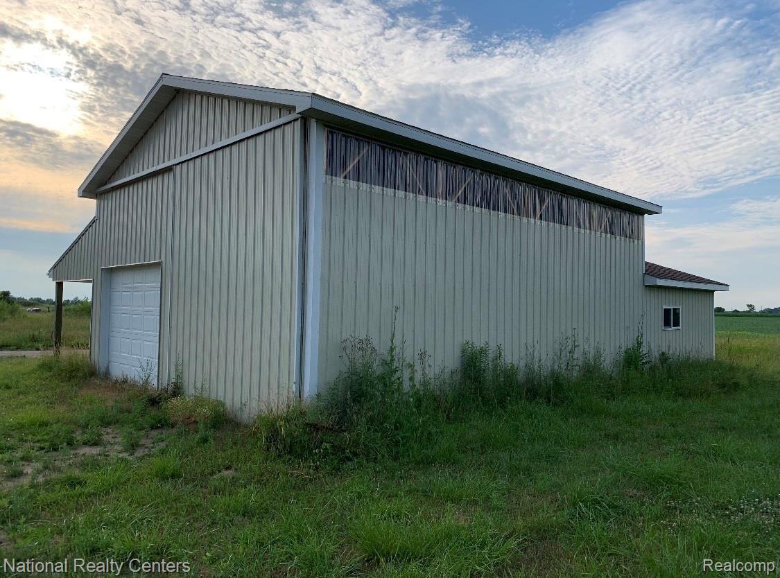 1107 East Applegate Road Sandusky, MI 48471 - Photo 3 of 12 IMG-7618.jpg
