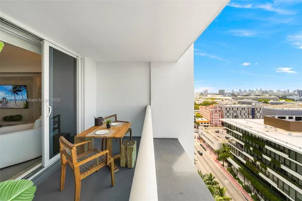 $20,000 | Roney Place, Miami Beach, FL 33139