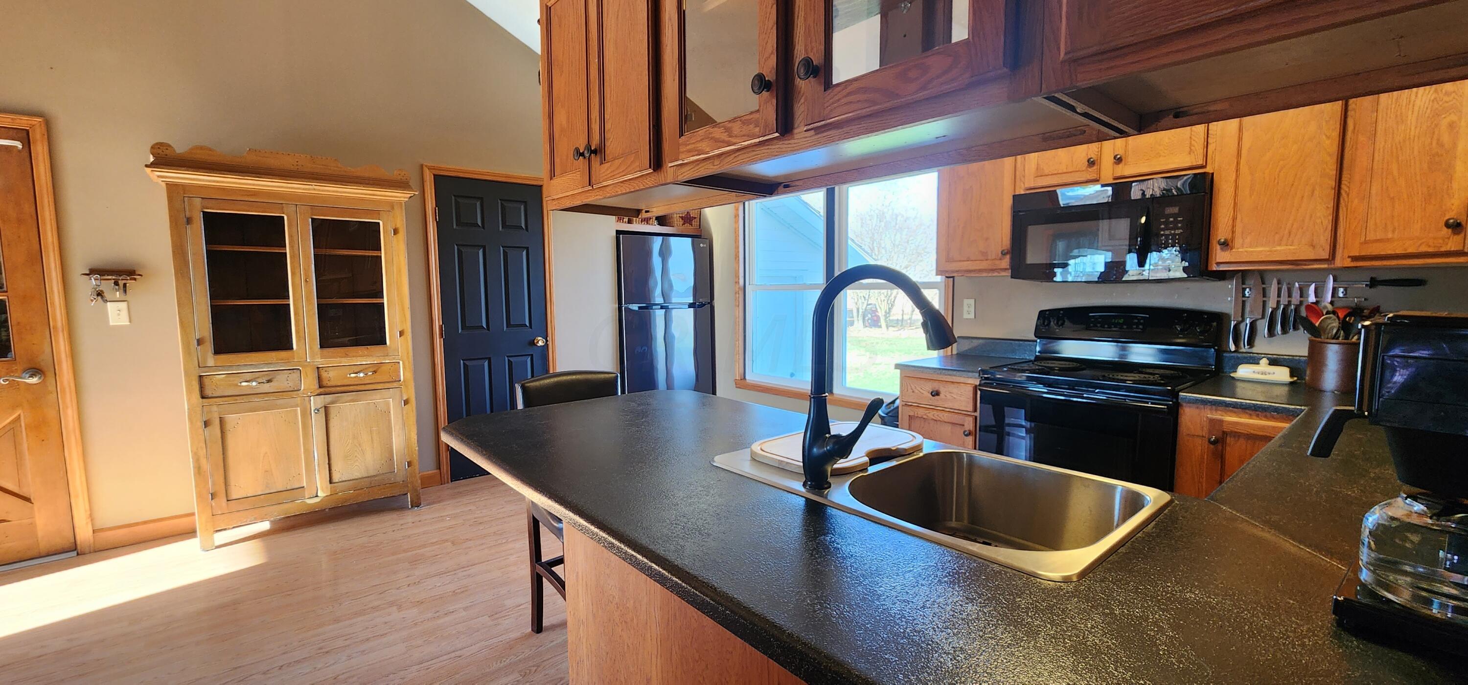 2130 Marion-Green Camp Road Marion, OH 43302 - Photo 6 of 31 20231103_111110