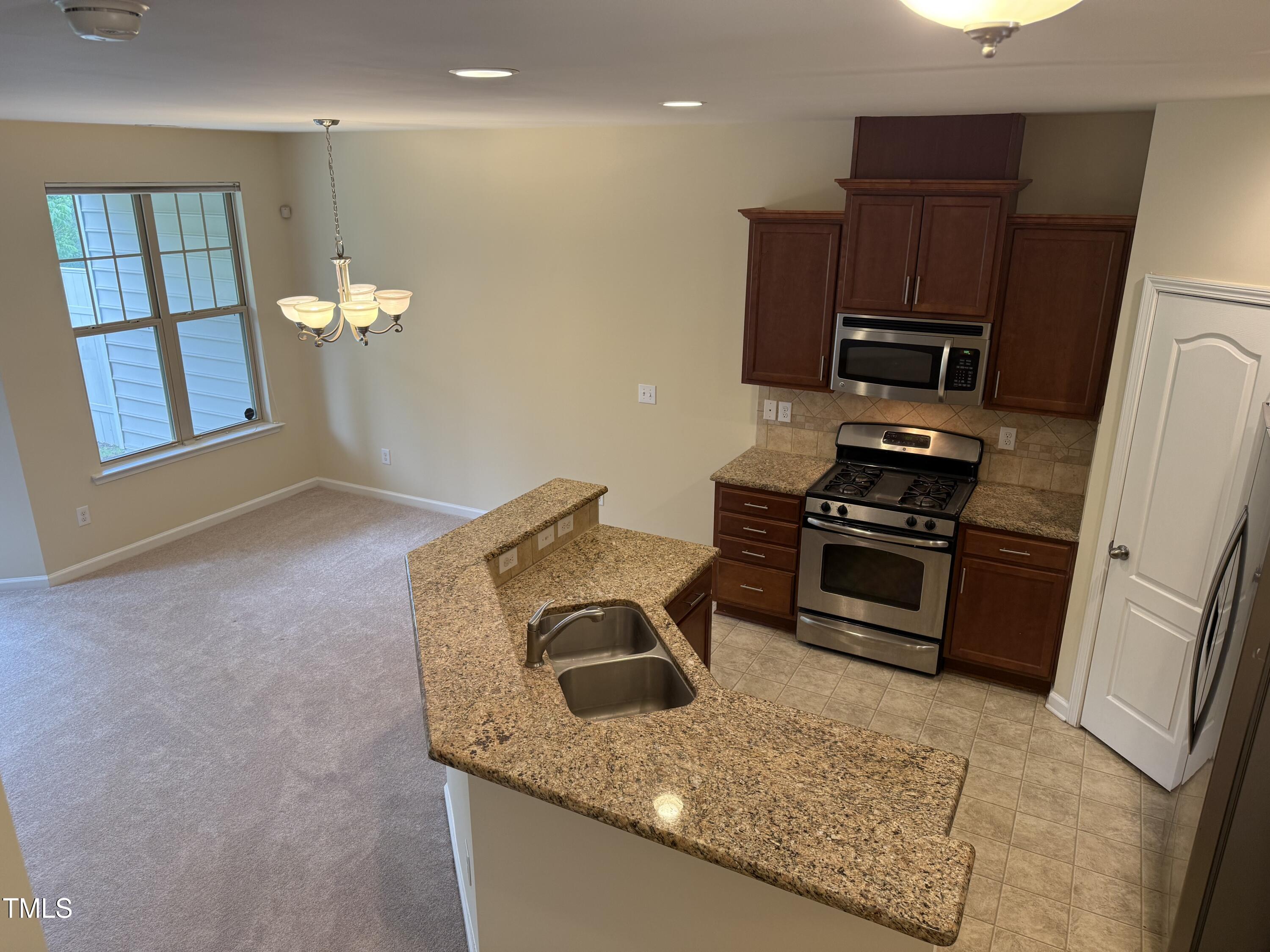 8254 Primanti Boulevard Raleigh, NC 27612 - Photo 16 of 39 IMG_3701