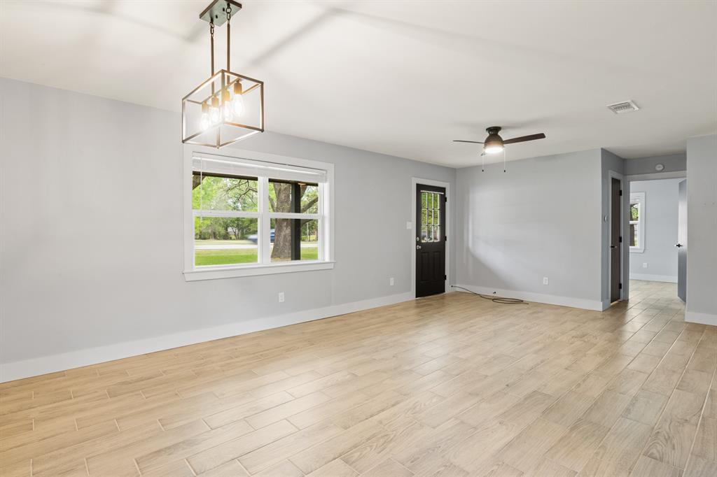 802 Quitman Street Pittsburg, TX 75686 - Photo 6 of 24