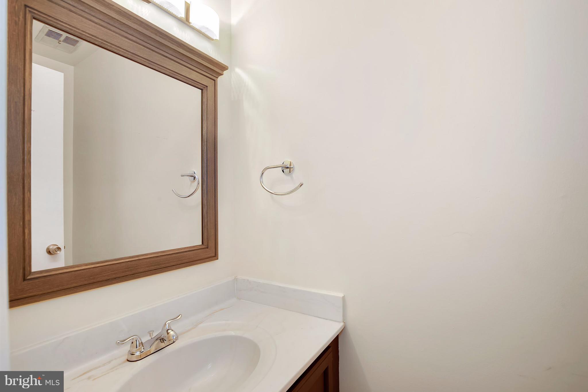 41 Kinsman View Circle Silver Spring, MD 20901 - Photo 12 of 30 Bath