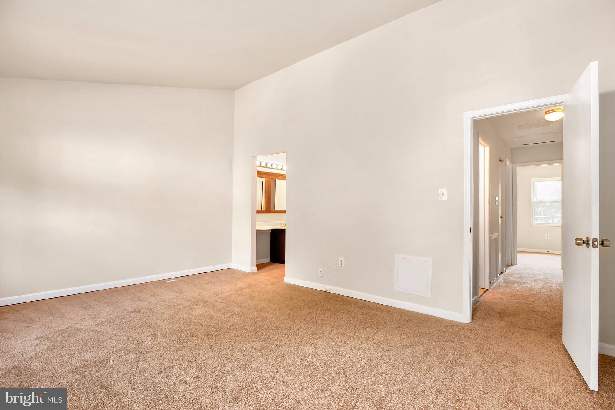 41 Kinsman View Circle Silver Spring, MD 20901 - Photo 17 of 30 Bedroom (Master)