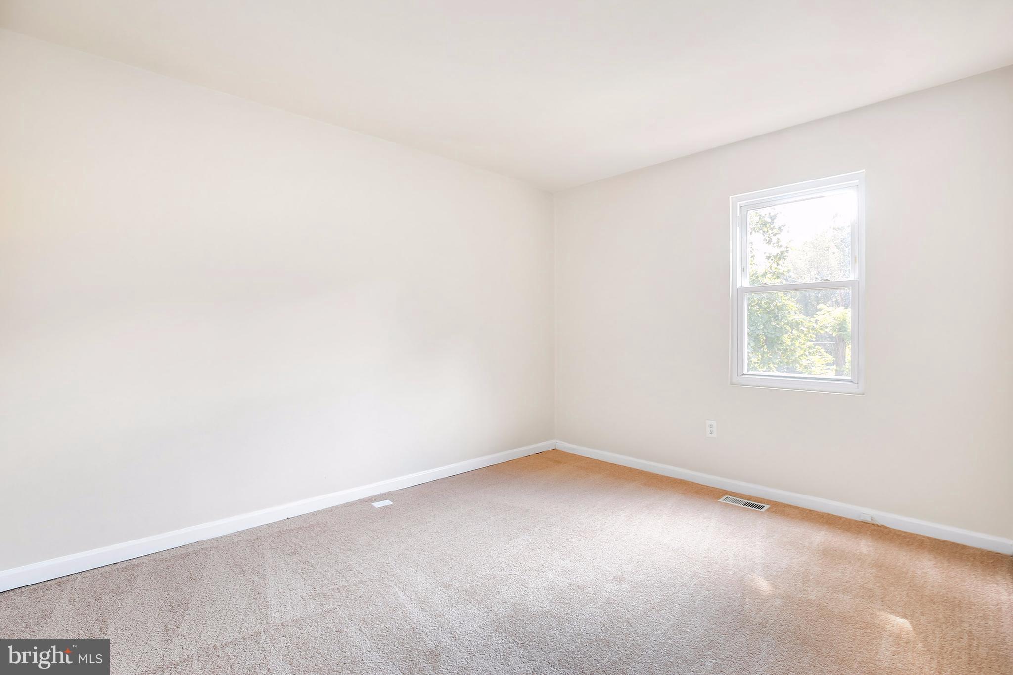 41 Kinsman View Circle Silver Spring, MD 20901 - Photo 19 of 30 Bedroom