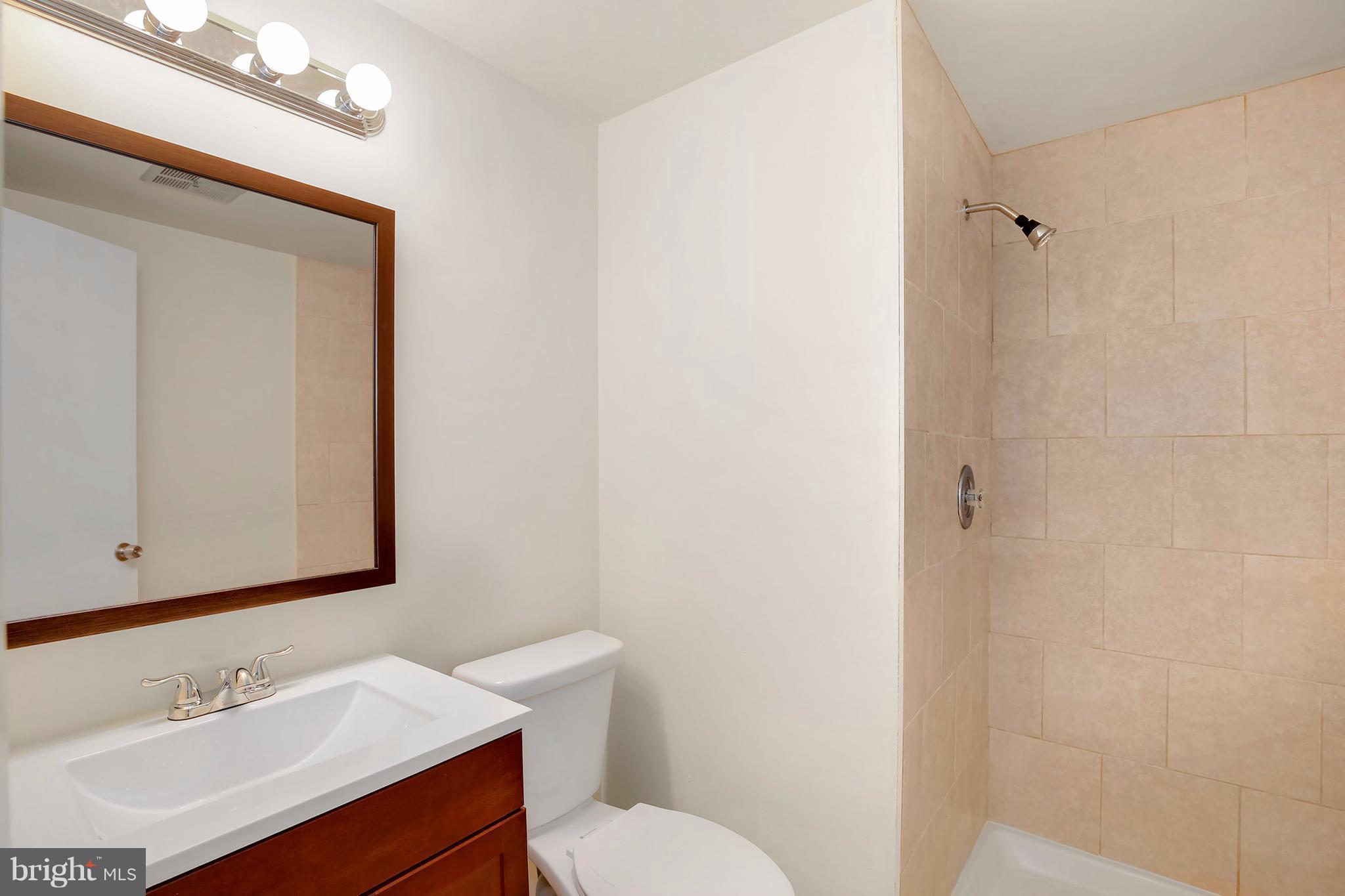 41 Kinsman View Circle Silver Spring, MD 20901 - Photo 28 of 30 Bath