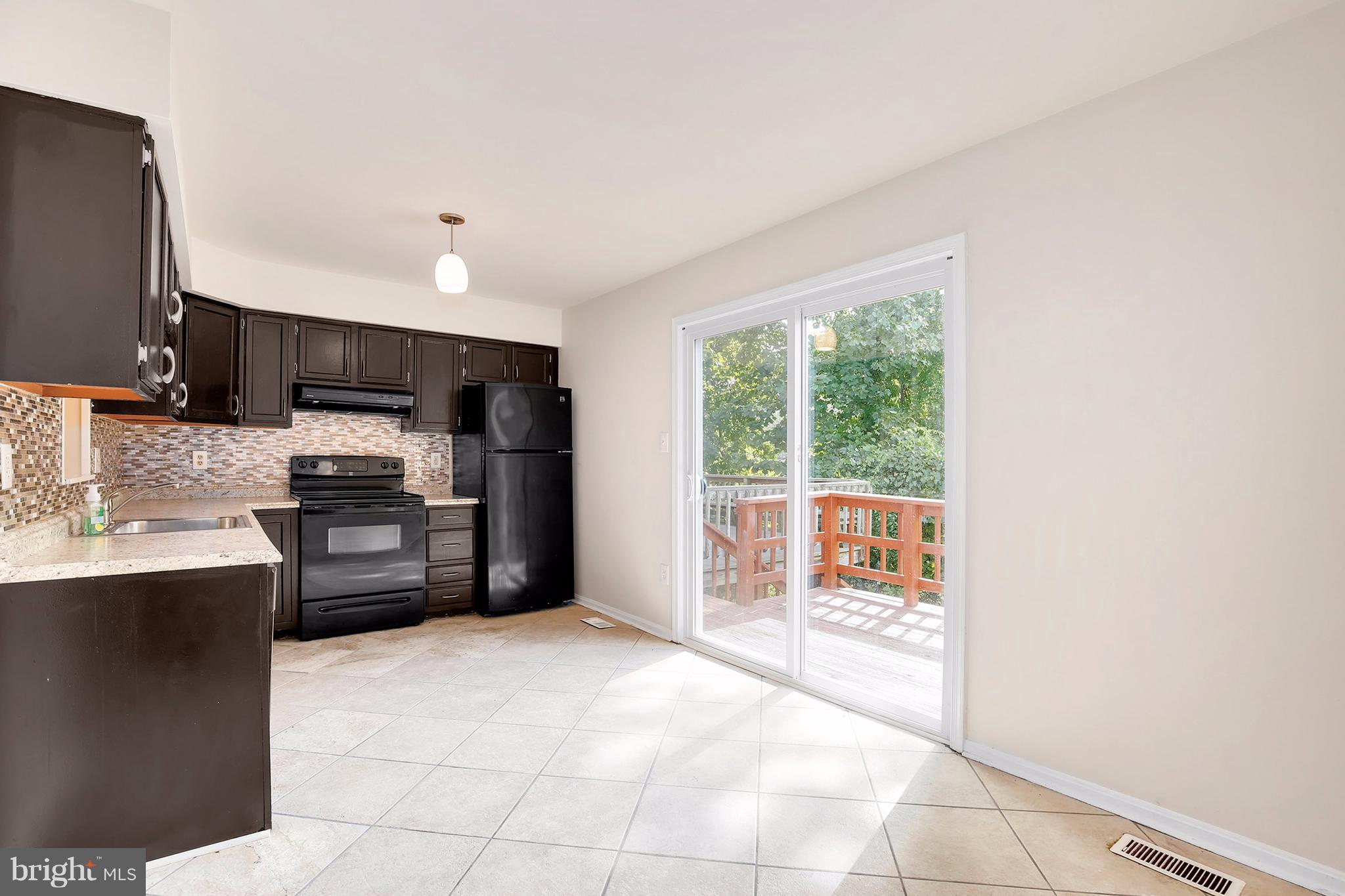 41 Kinsman View Circle Silver Spring, MD 20901 - Photo 7 of 30 Kitchen
