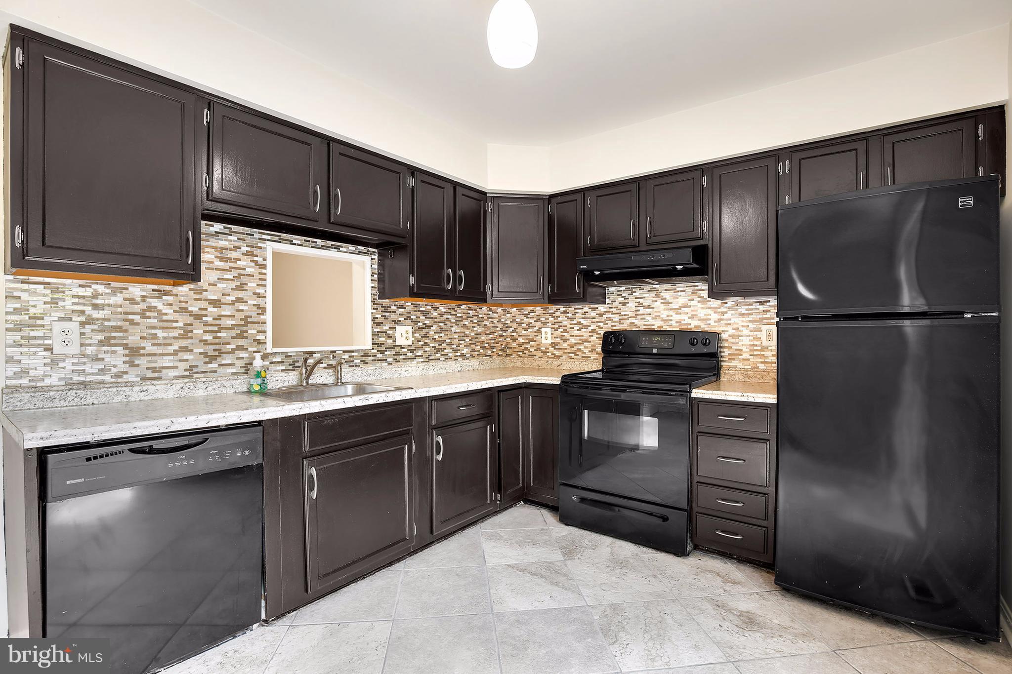 41 Kinsman View Circle Silver Spring, MD 20901 - Photo 8 of 30 Kitchen