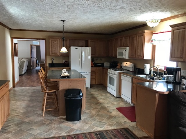 2921 Gonder Road Interlochen, MI 49643 - Photo 4 of 32 1841873-3.JPG