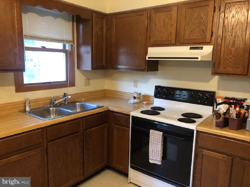 306 Walt Messick Road Harrington, DE 19952 - Photo 6 of 20 Neat and tidy kitchen