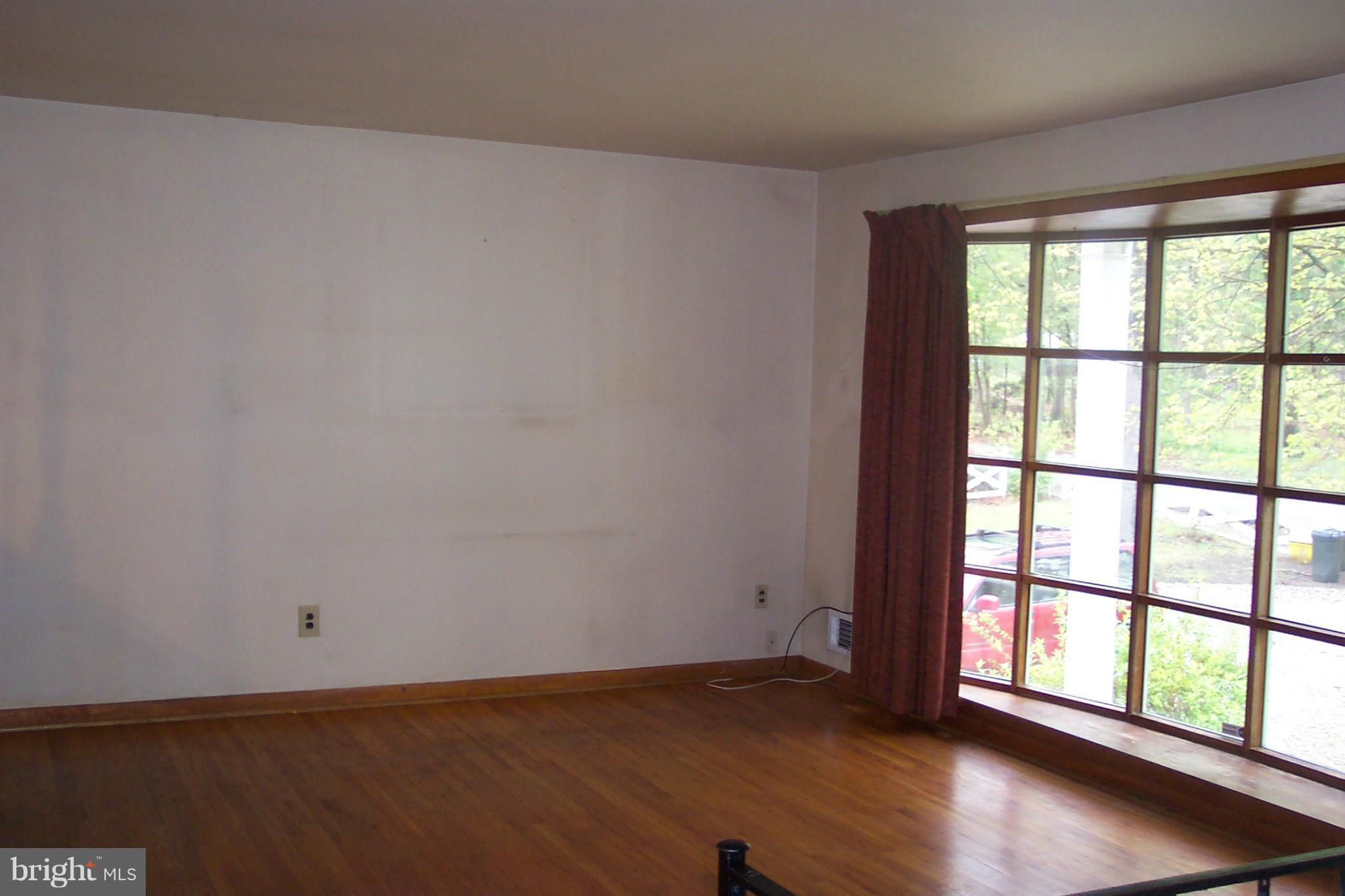 615 Sandy Hill Road Severn, MD 21144 - Photo 3 of 30 Living Room