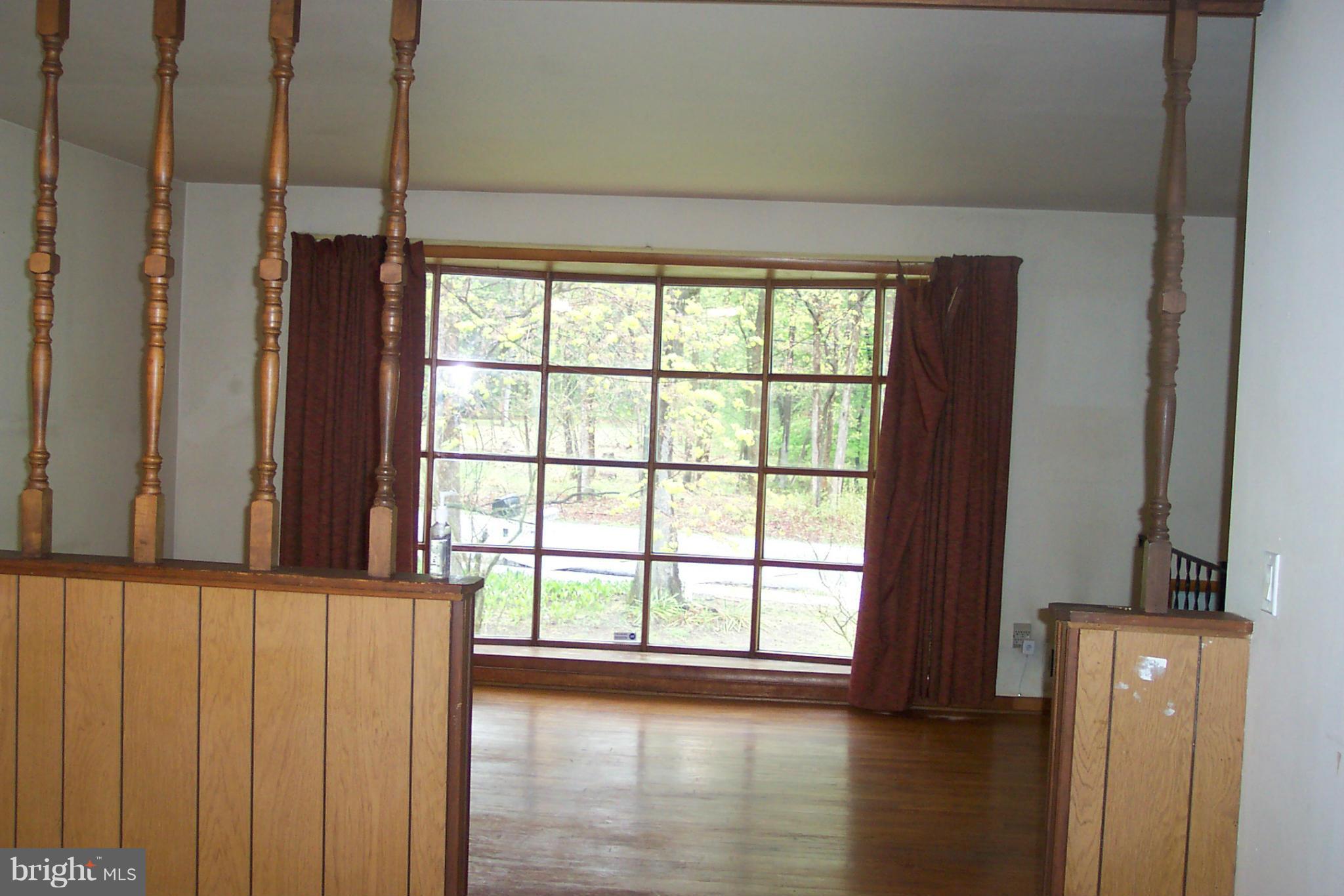 615 Sandy Hill Road Severn, MD 21144 - Photo 4 of 30 Living Room