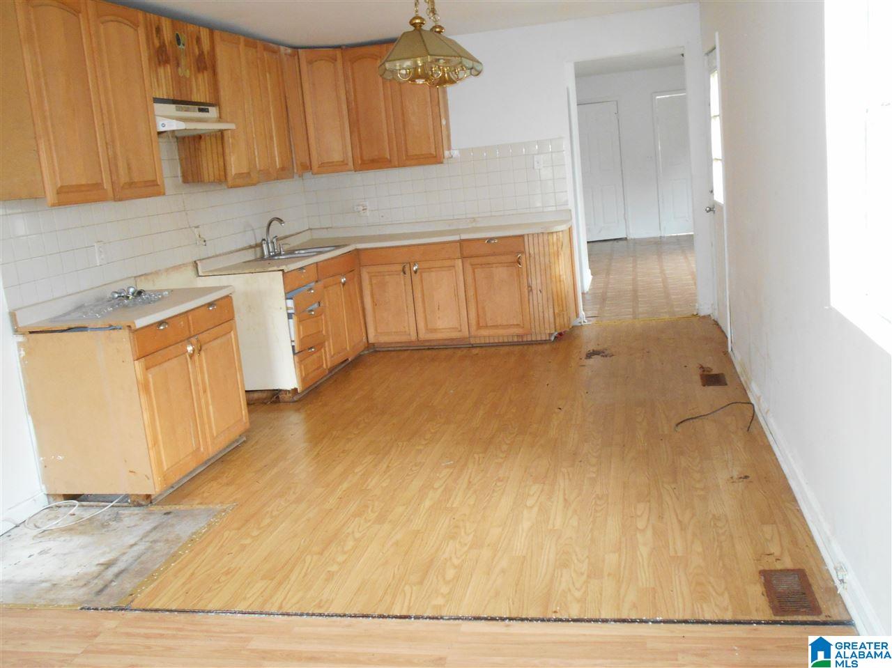 1804 13th Street Southwest Birmingham, AL 35211 - Photo 5 of 16