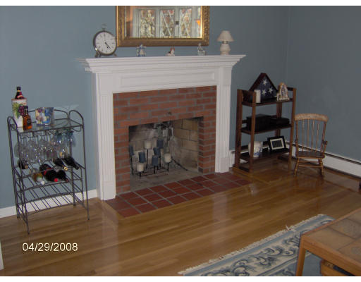 8 Davida Road Burlington, MA 01803 - Photo 4 of 27 Gallery Image 4