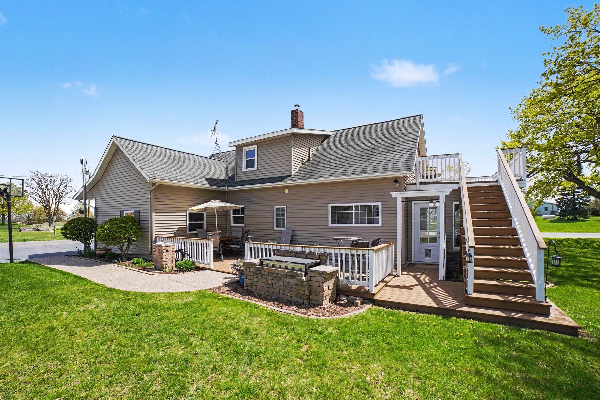 6987 East Beaverton Road Clare, MI 48617 - Photo 5 of 49 004_file_2316