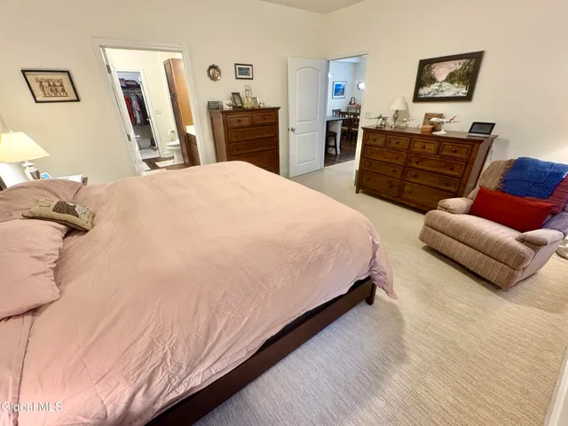 $569,900 | 25 Canterbury Lane, Bethlehem, NY 12054