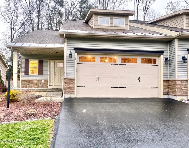 $569,900 | 25 Canterbury Lane, Bethlehem, NY 12054