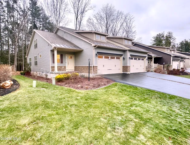 $569,900 | 25 Canterbury Lane, Bethlehem, NY 12054