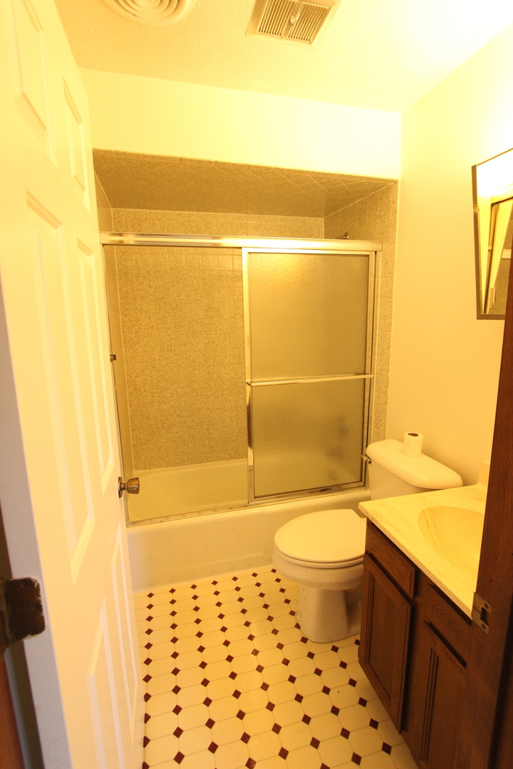 1111 East Jefferson Street, Unit 3 Bloomington, IL 61701 - Photo 9 of 13