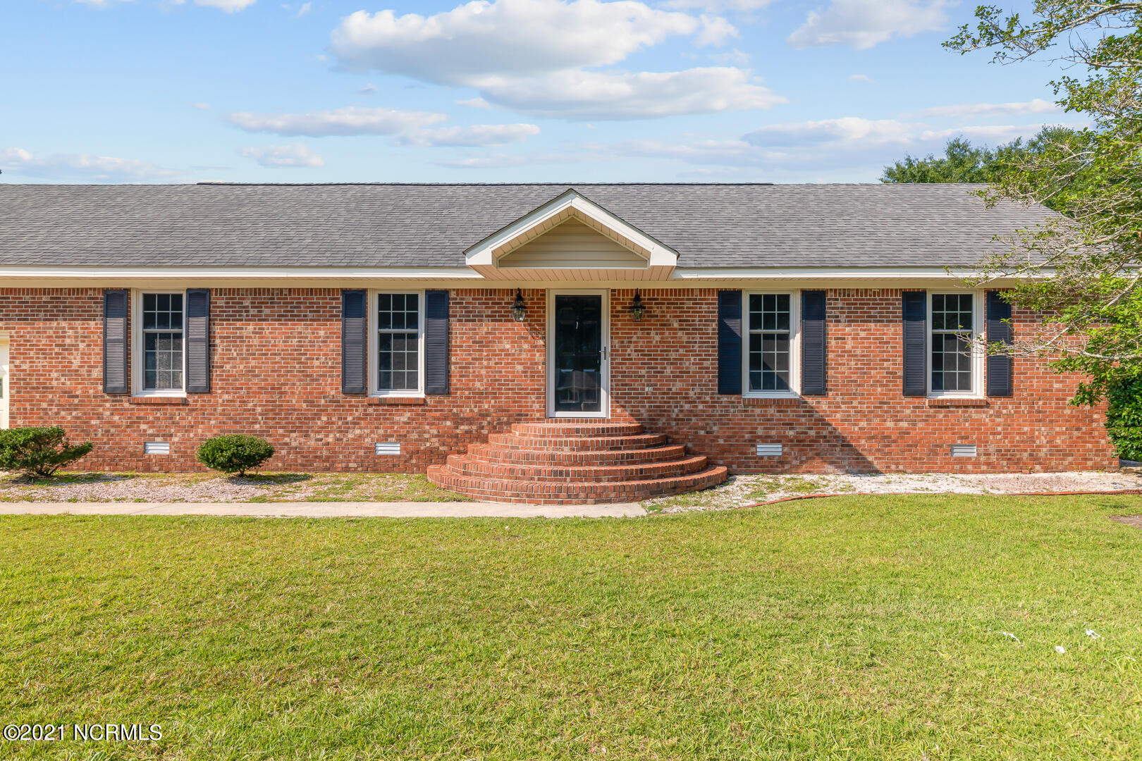 213 Manchester Road Havelock, NC 28532 - Photo 2 of 34 4
