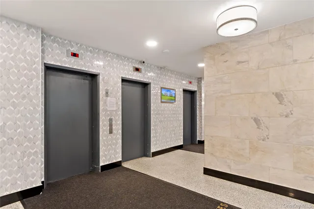 $375,000 | 820 Boynton Avenue, Unit 18G | Soundview