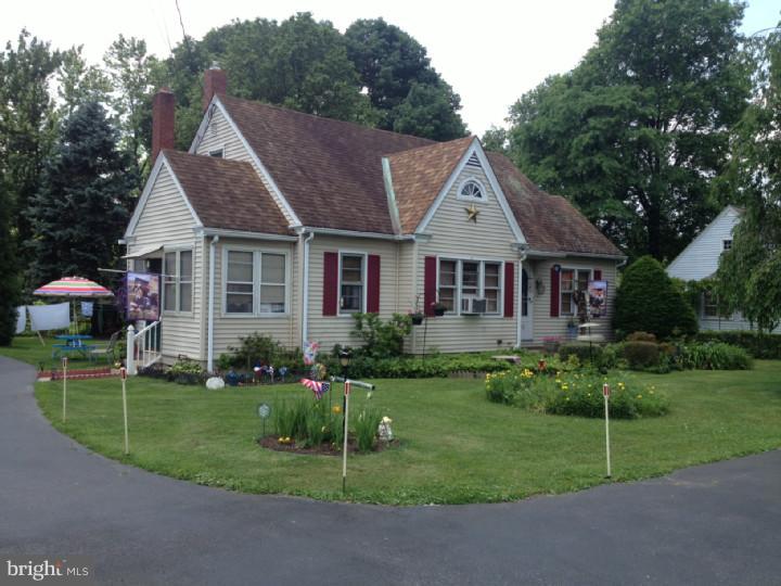4950 Perkiomen Avenue Reading, PA 19606 - Photo 2 of 9 Exterior Front