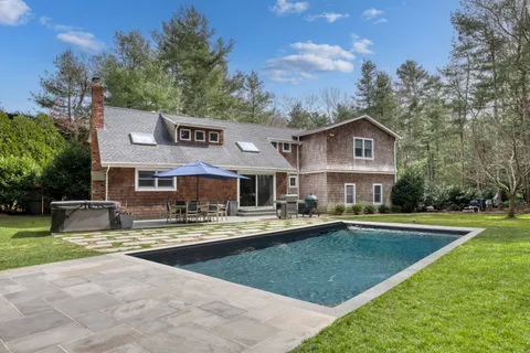 10 Villa Avenue, East Hampton, NY 11937