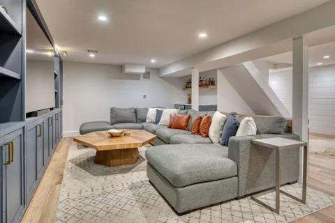 10 Villa Avenue, East Hampton, NY 11937