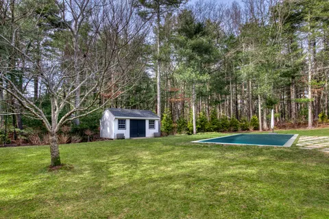 10 Villa Avenue, East Hampton, NY 11937