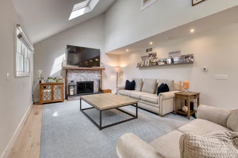 10 Villa Avenue, East Hampton, NY 11937