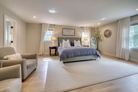 10 Villa Avenue, East Hampton, NY 11937