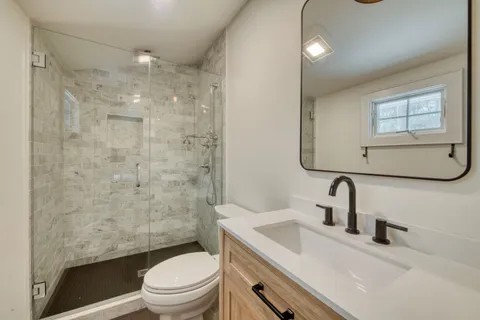 10 Villa Avenue, East Hampton, NY 11937