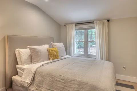 10 Villa Avenue, East Hampton, NY 11937