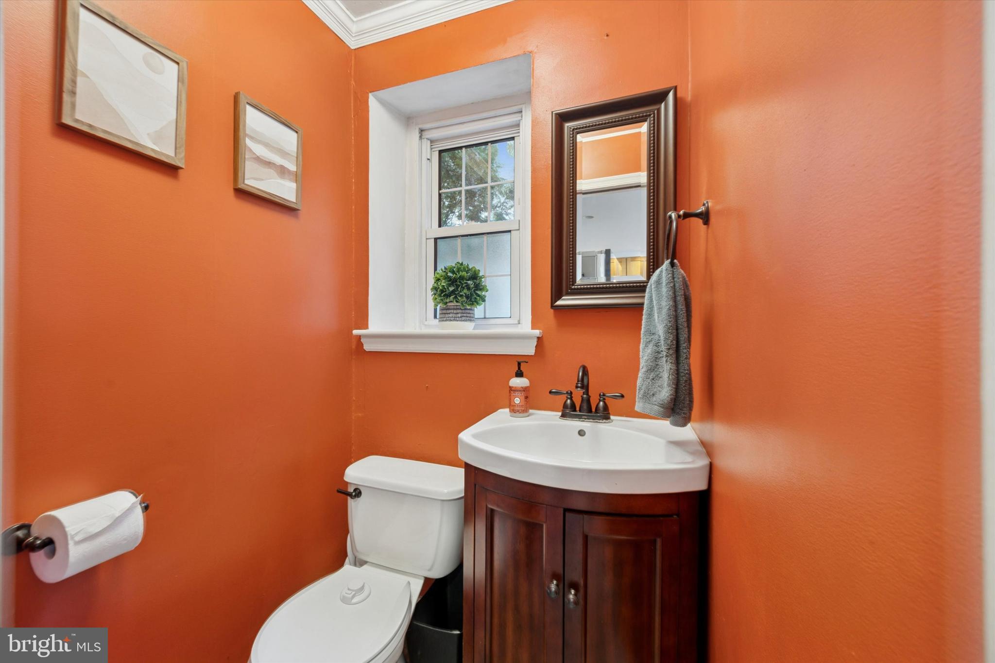 516 Lennox Road Wilmington, DE 19809 - Photo 10 of 25 Powder Room