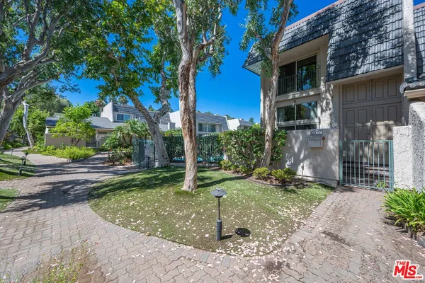 $550,000 | 6217 1/2 Randi Avenue, Woodland Hills, CA 91367
