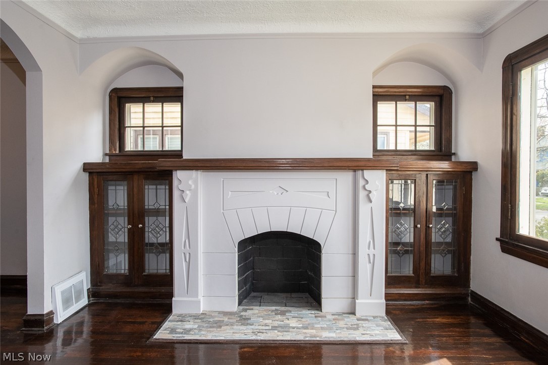 887 Selwyn Road Cleveland Heights, OH 44112 - Photo 5 of 34